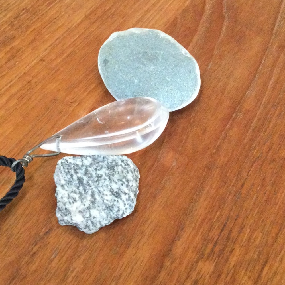 Quartz pendant necklace - Picture 3 of 4